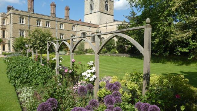 Image of Photo of Jesus College Chapel from the gardens