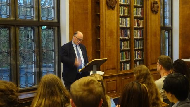 Image of Photo of Sir Douglas Flint delivery lecture