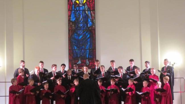 Choir performing at the Temple du Brassas