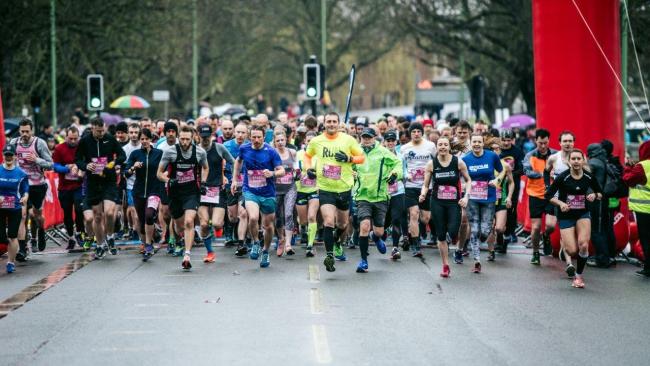 Photo of runners at the Cambridge Half Marathon 2019